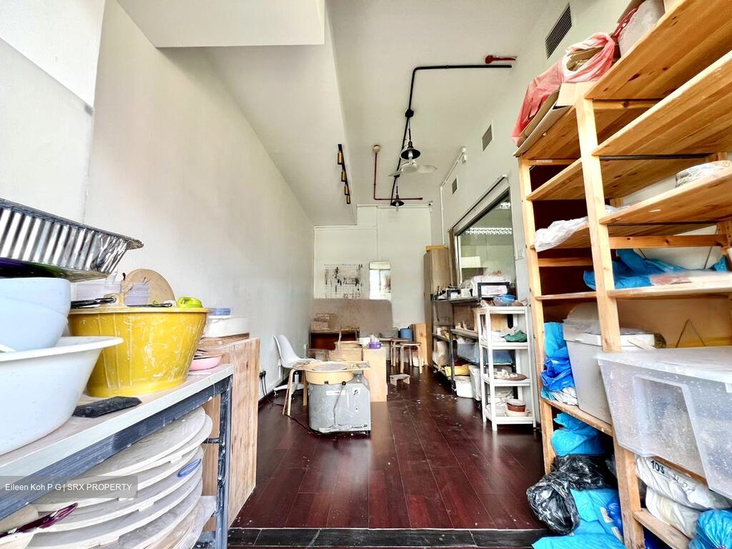 Redhill Forum (D3), Factory #455305931